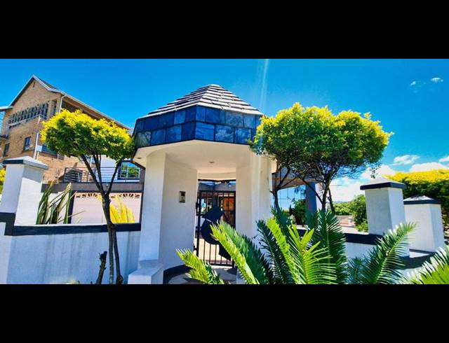 5 BEDROOM HOUSE FOR SALE IN UMHLATUZANA